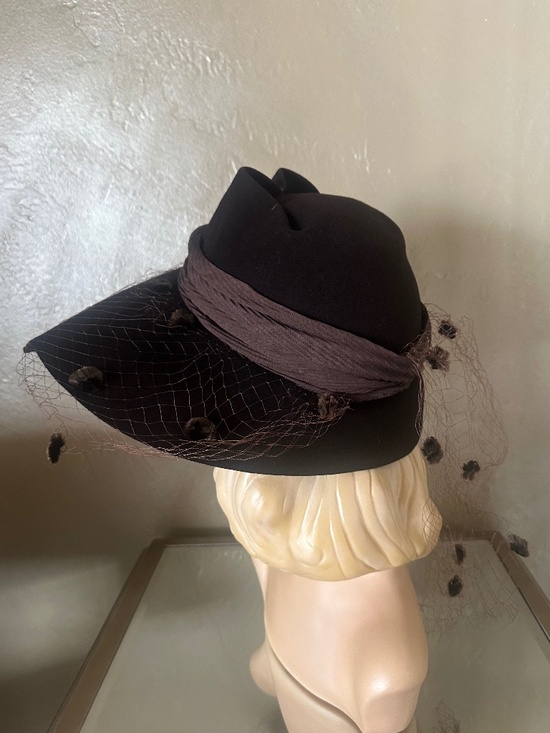 FASCINATING 940s\' BROWN FELT WIDE BRIM HAT + UNIQUE CROWN & DOTTED VEIL main image 11